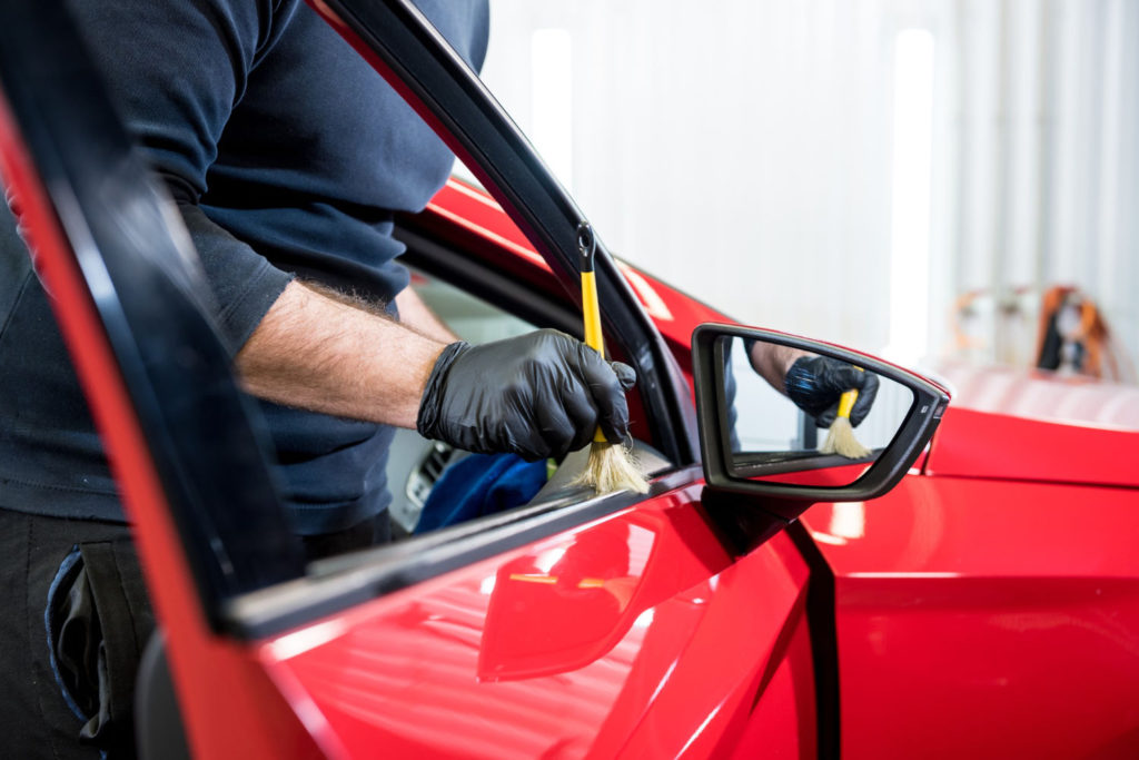 Detailing samochodowy to zajęcie, które polega na dokładnym czyszczeniu i pielęgnacji samochodu