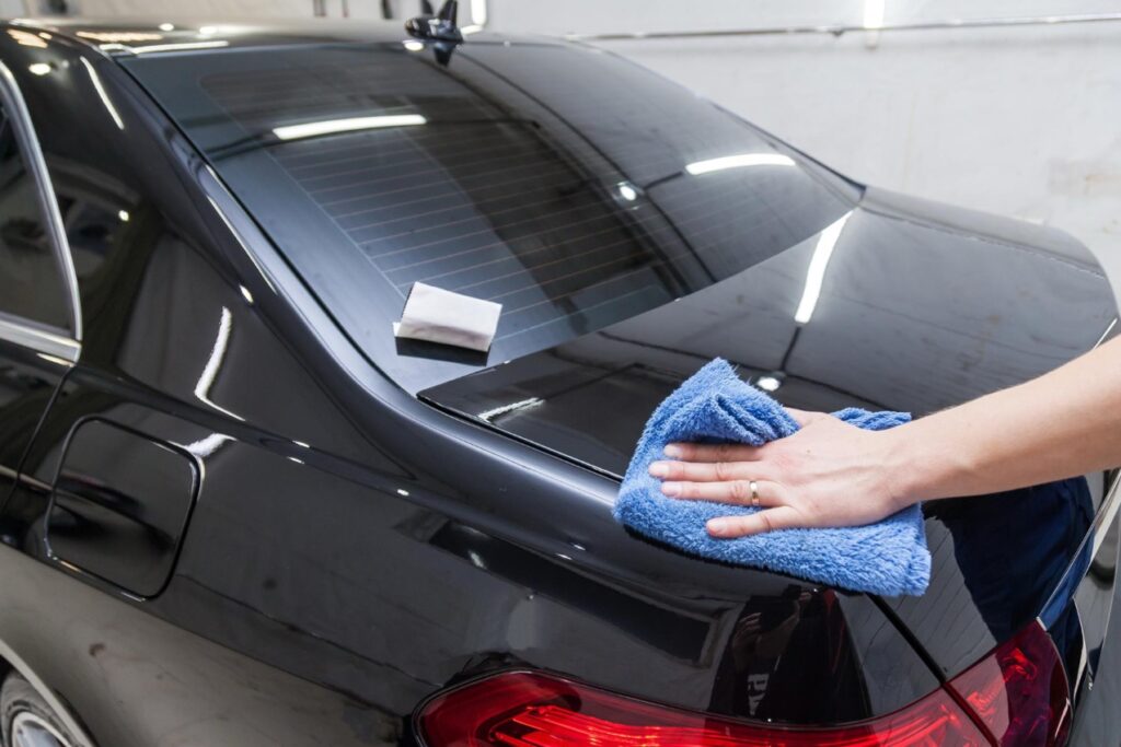 W dzisiejszych czasach każdy właściciel samochodu pragnie, aby jego pojazd wyglądał jak najlepiej przez możliwie jak najdłuższy czas.