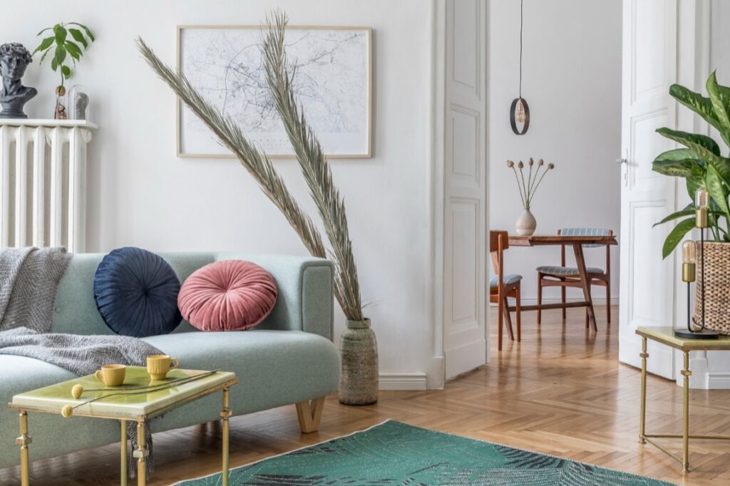 Drewniane podłogi to nie tylko element dekoracyjny, ale przede wszystkim trwały fundament dla każdego wnętrza, zarówno w klasycznych, jak i nowoczesnych aranżacjach